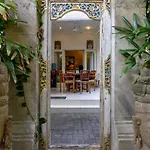Villa Mari Camplung Tanduk Seminyak