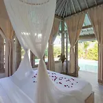 Cocowhite Villa