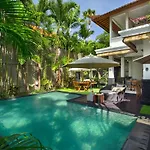Big Private 7 Bed, 7 Bath, Goldflower Villa With 2X Pool, 2X Lounge, Best Location
