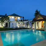 Villa Seminyak 6 Bedrooms