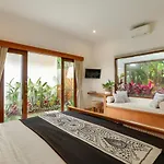 3Bdr Villa Batu Belig, 5Mins To Beach