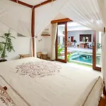 3Bdr Villa Batu Belig, 5Mins To Beach