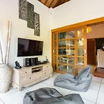 Luxurious Double King Villa W/Pool & Wifi+ Carpark