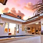 Villa Elijah