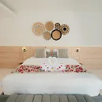 Seminyak Vila 4Bedroom Near Beach Lafavela