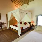 Villa Suara Ocean - A Cozy 3 Bedrooms Villa With Pool
