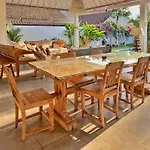 Villa Rocher - Modern 3 Bedroom Villa Batu Belig 3 Min Beach