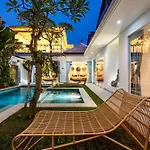 New 4 Bdr Villa Rooftop & Pool Seminyak Petitenget