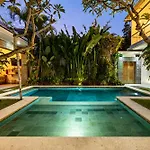 New 4 Bdr Villa Rooftop & Pool Seminyak Petitenget