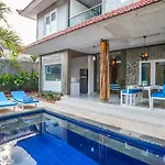 Ryuji Villa In Seminyak