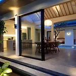 Villa Hujan