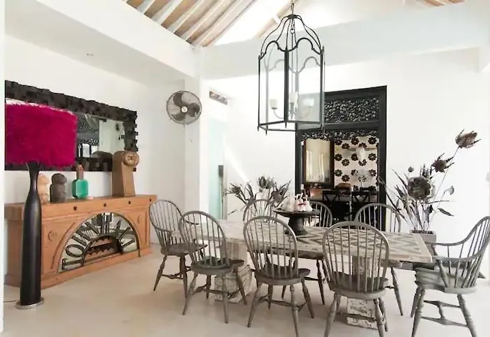 Villa Seminyak 6 Bedrooms