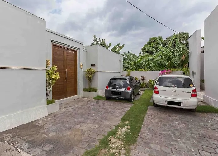 The R Villa Toba - Incl. Motorbikes