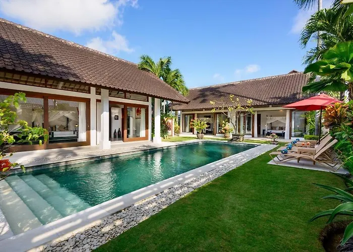 Noa, 3 Bed Luxury Villa, Large Pool In Oberoi Street;
