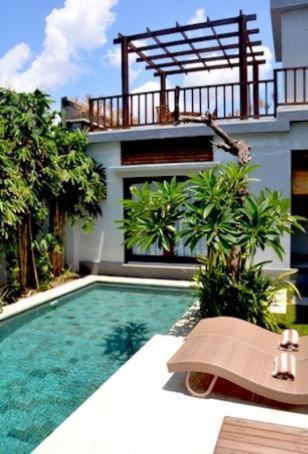 Turtle Seminyak (Bali)