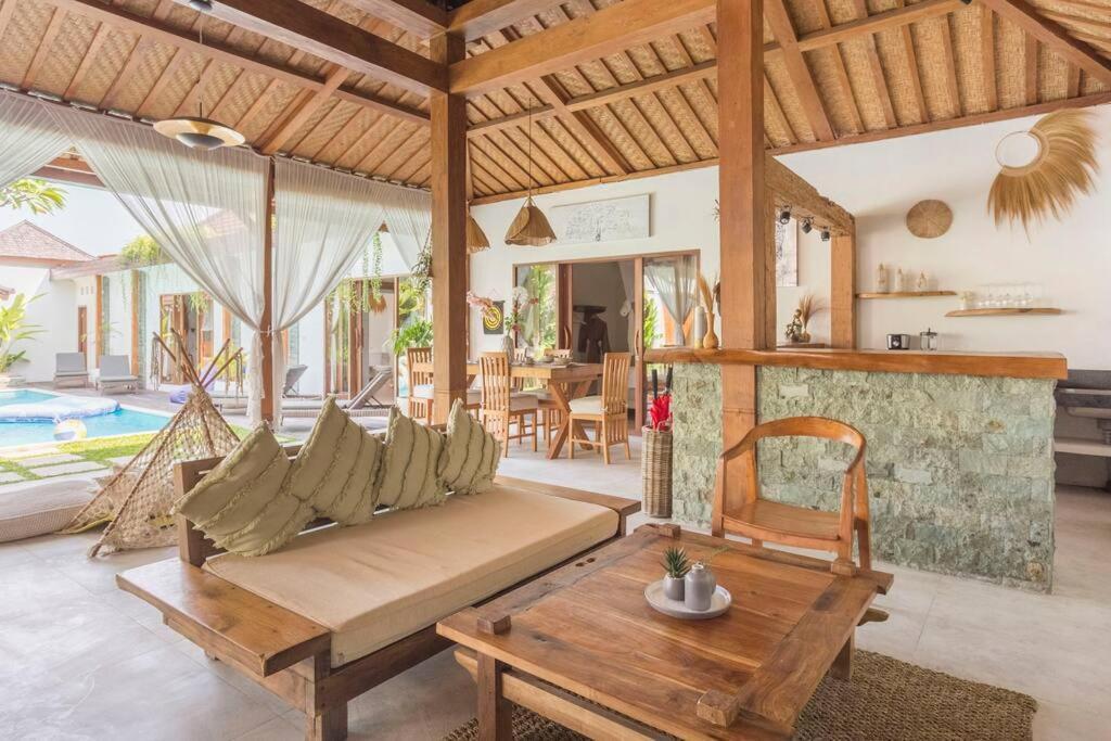 Elvano In Heart Of And Near * Seminyak (Bali)