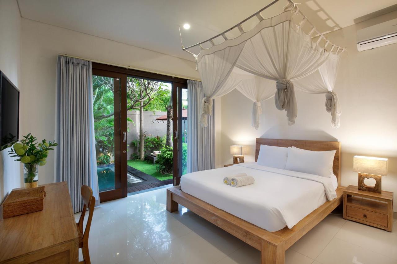 Big Private 7 Bed, 7 Bath, Goldflower With 2x Pool, 2x Lounge, Best Location Villa Seminyak (Bali)