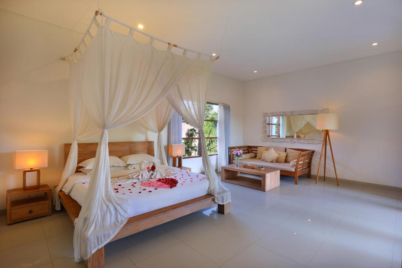 Big Private 7 Bed, 7 Bath, Goldflower With 2x Pool, 2x Lounge, Best Location Villa