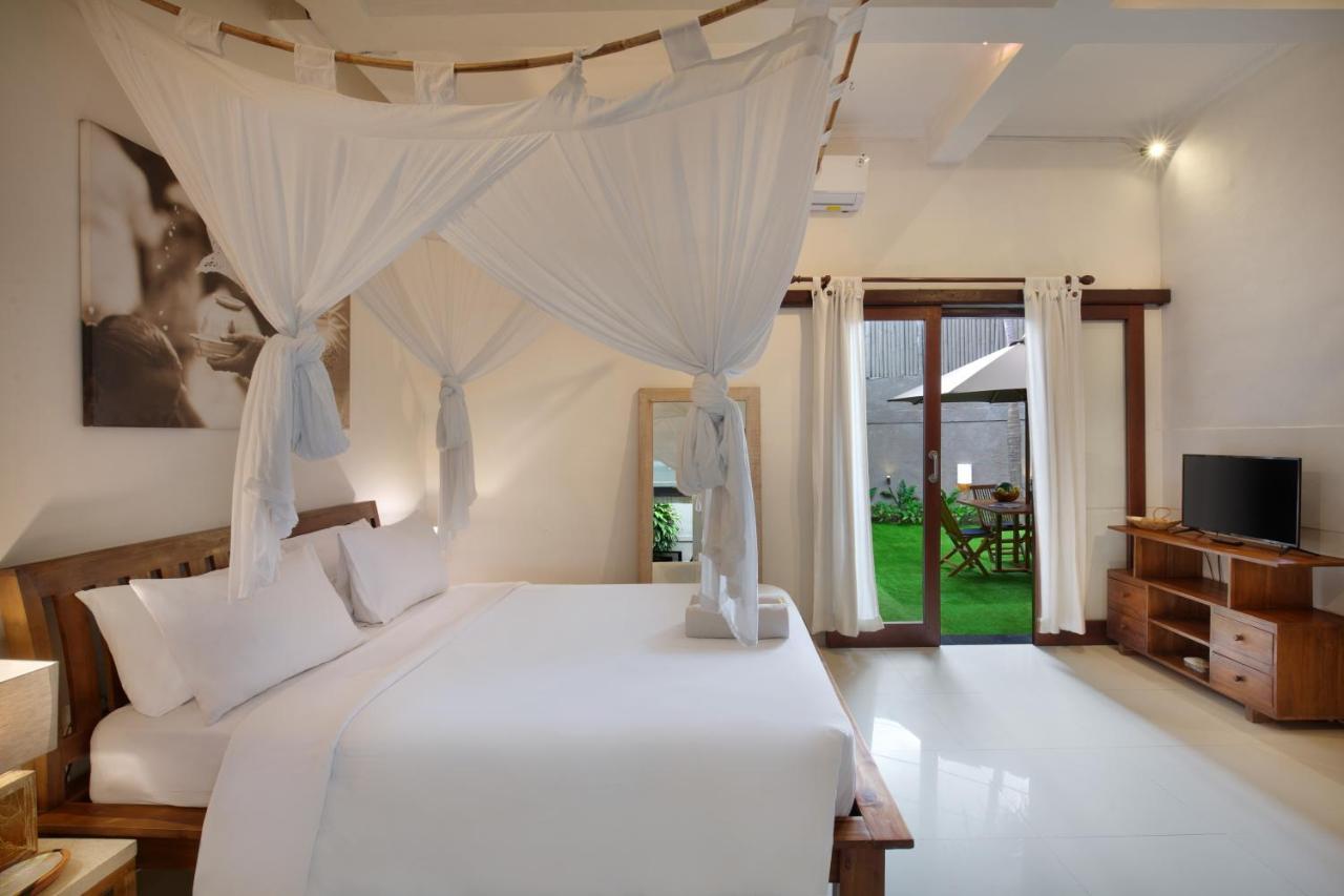 Big Private 7 Bed, 7 Bath, Goldflower With 2x Pool, 2x Lounge, Best Location * Seminyak (Bali)