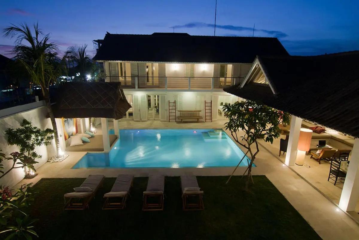 Villa 6 Bedrooms Seminyak (Bali)