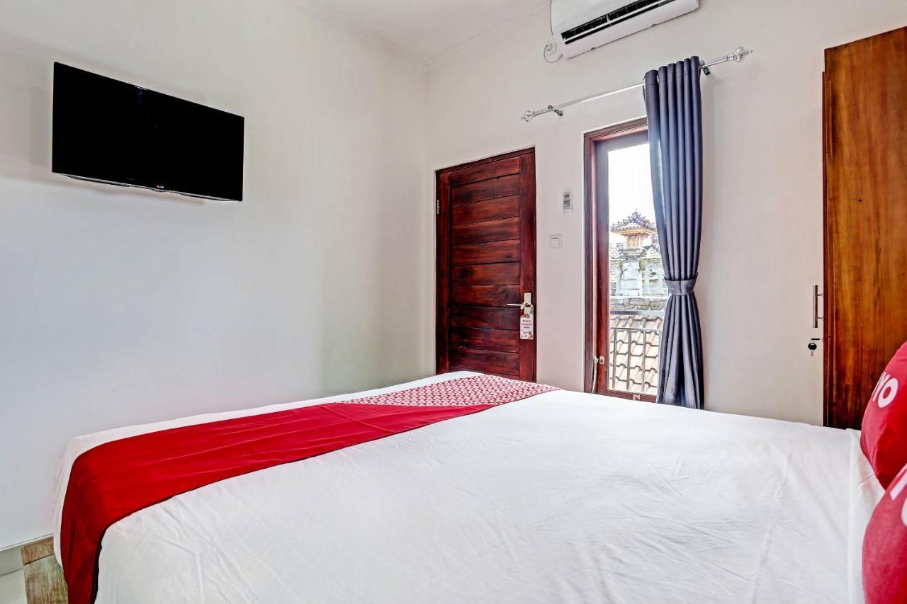 Oyo 91080 Kubu D&d Seminyak (Bali)