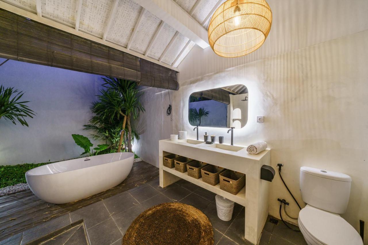 Mana 888 - Cozy Tropical 4br In Seminyak! Villa *