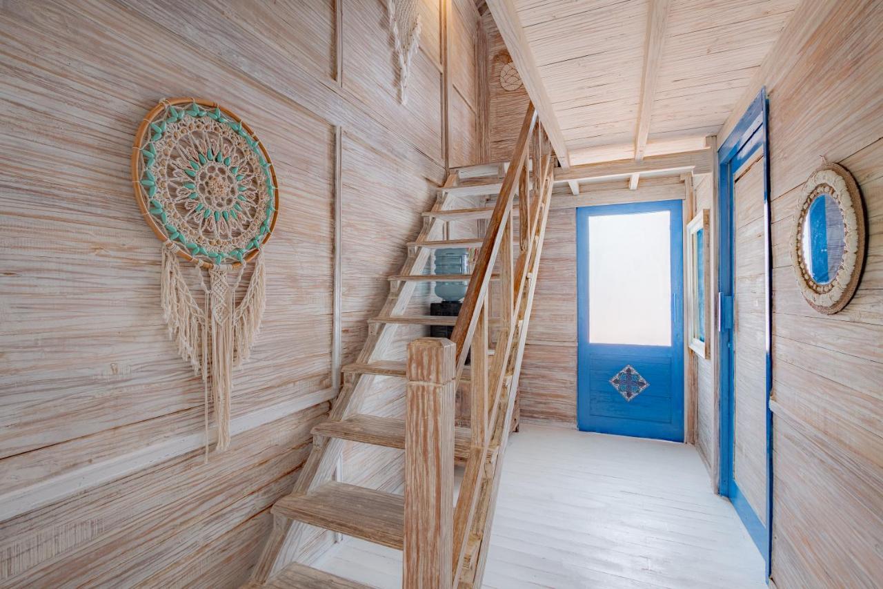 Beach Hut *
