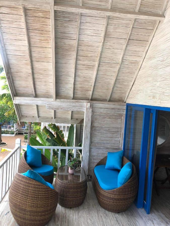 Beach Hut *