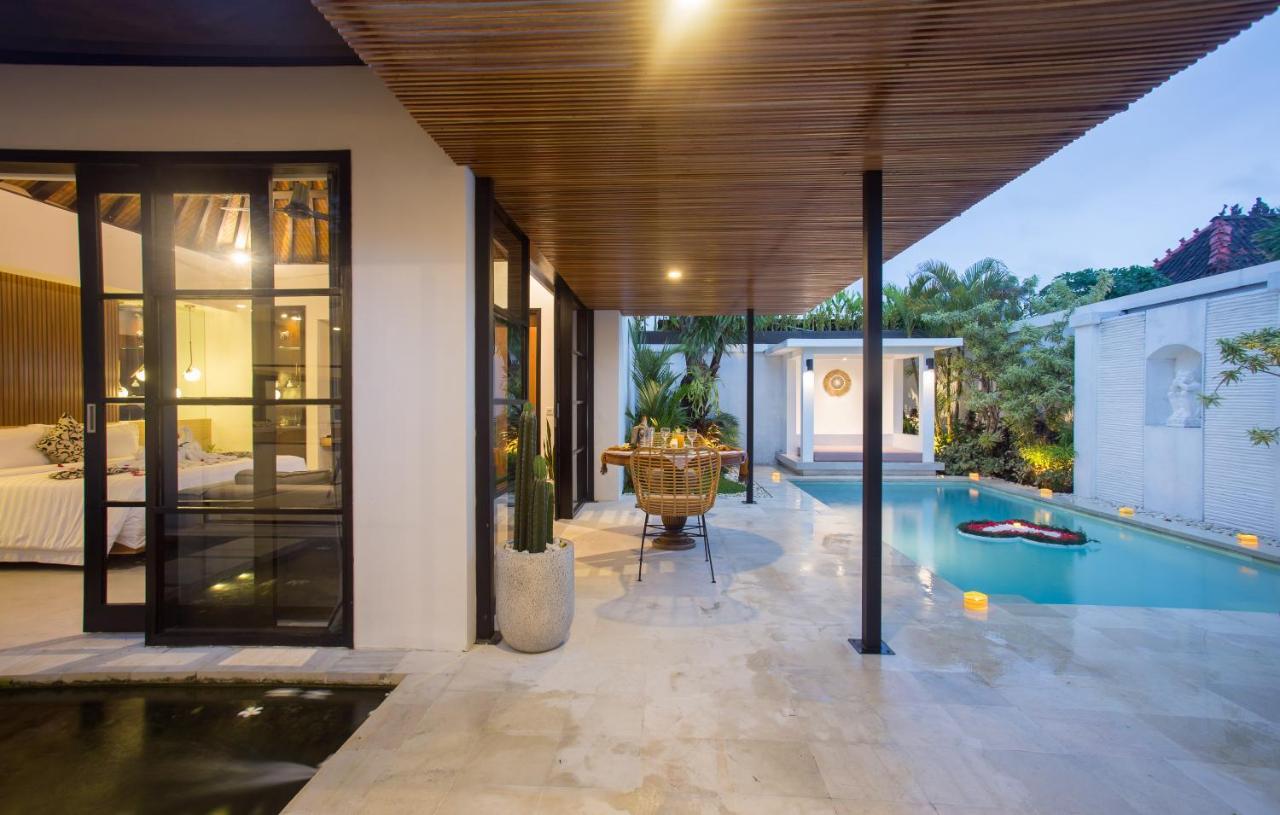 Khách sạn The Kon's Bali Seminyak (Bali)