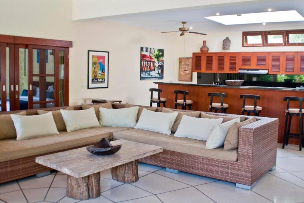 Mango - 3 Bedroom In * Seminyak (Bali)