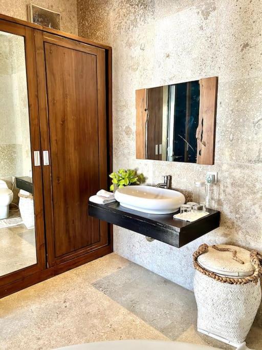 Tranquil Traveller- Bali Villa *