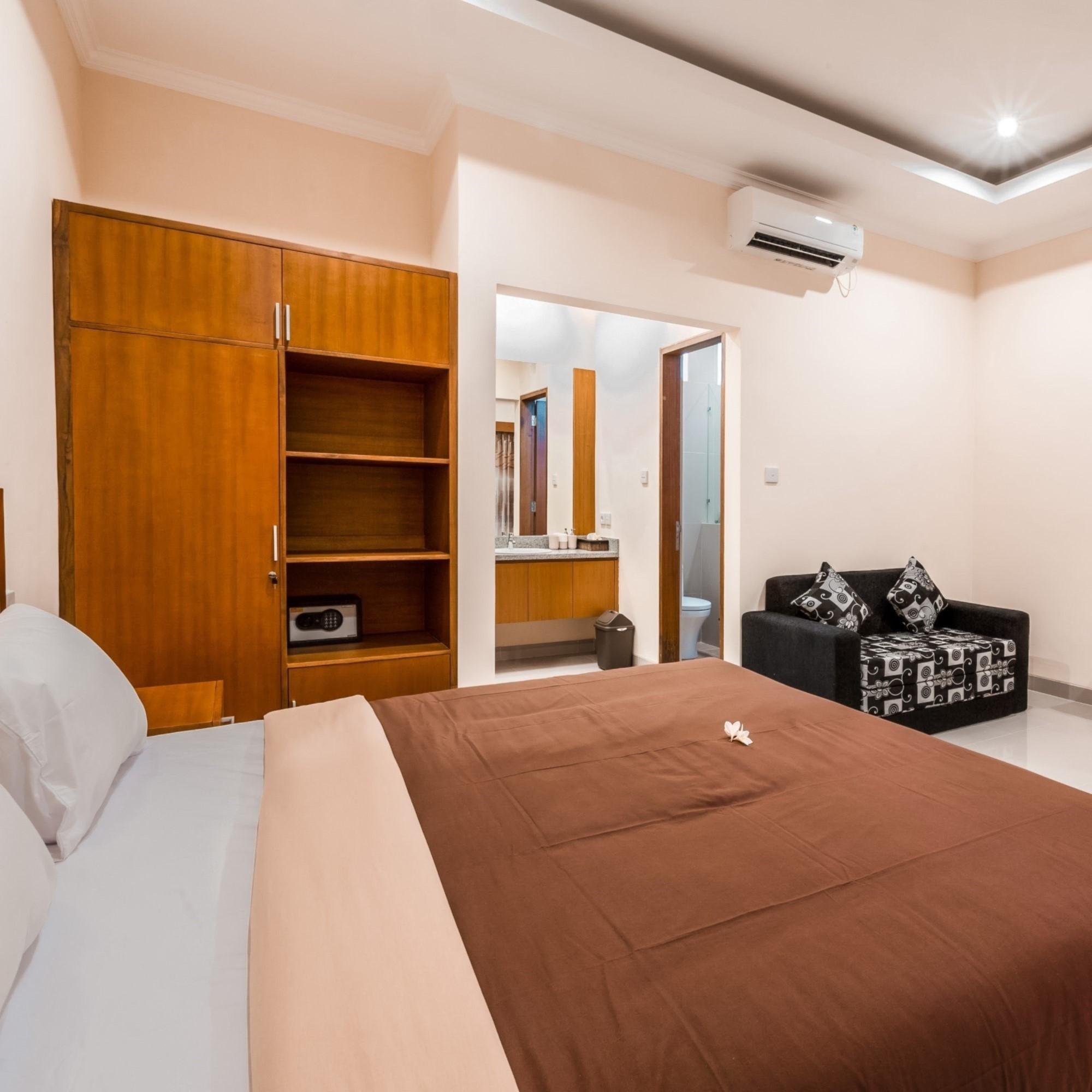 Hotel Kubu Petitenget 3*