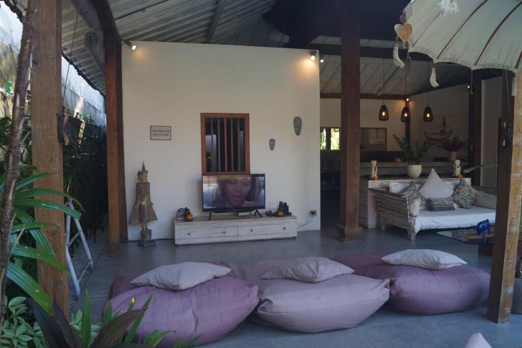 Joglo Oberoi Beautiful 4br Prime Location
