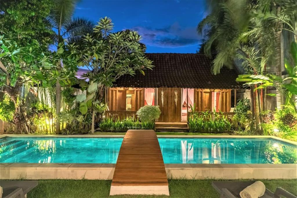 Villa Joglo Oberoi Beautiful 4br Prime Location
