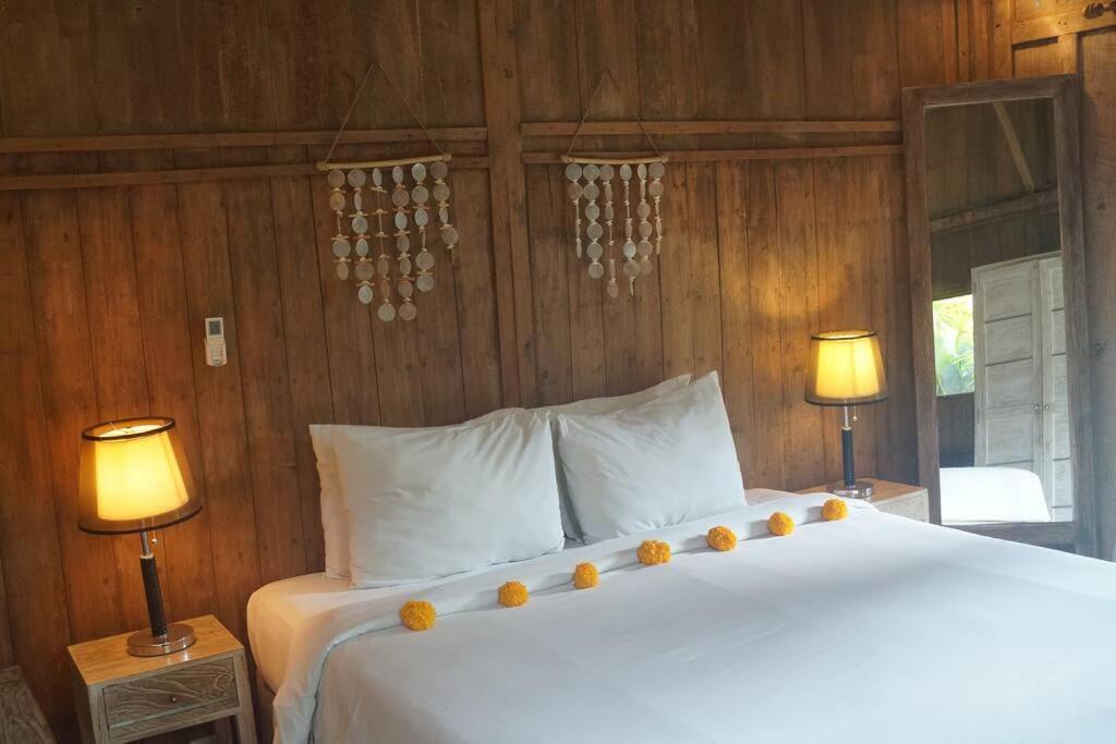 Joglo Oberoi Beautiful 4br Prime Location *