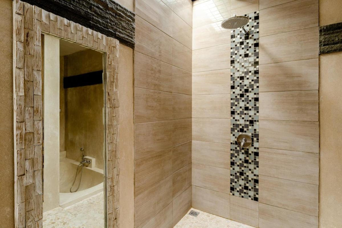 Luxurious Double King W/pool & Wifi+ Carpark