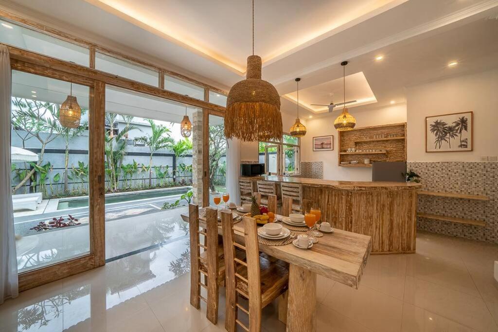 Villa Villa James Seminyak