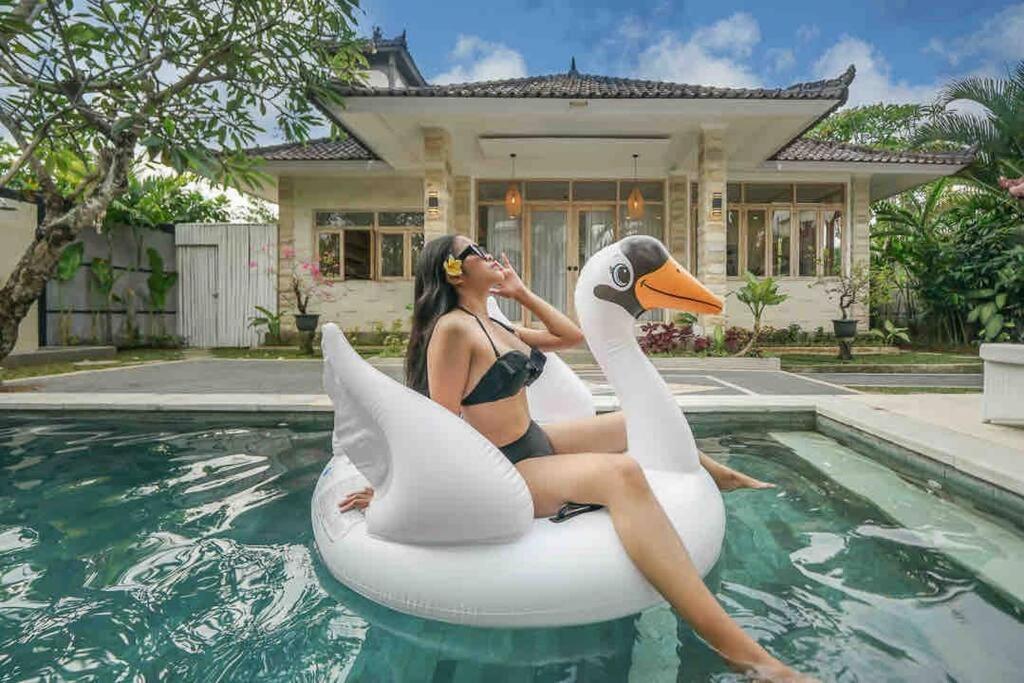 Villa James Seminyak *