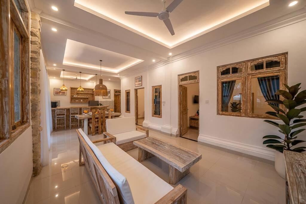 Villa James Seminyak *