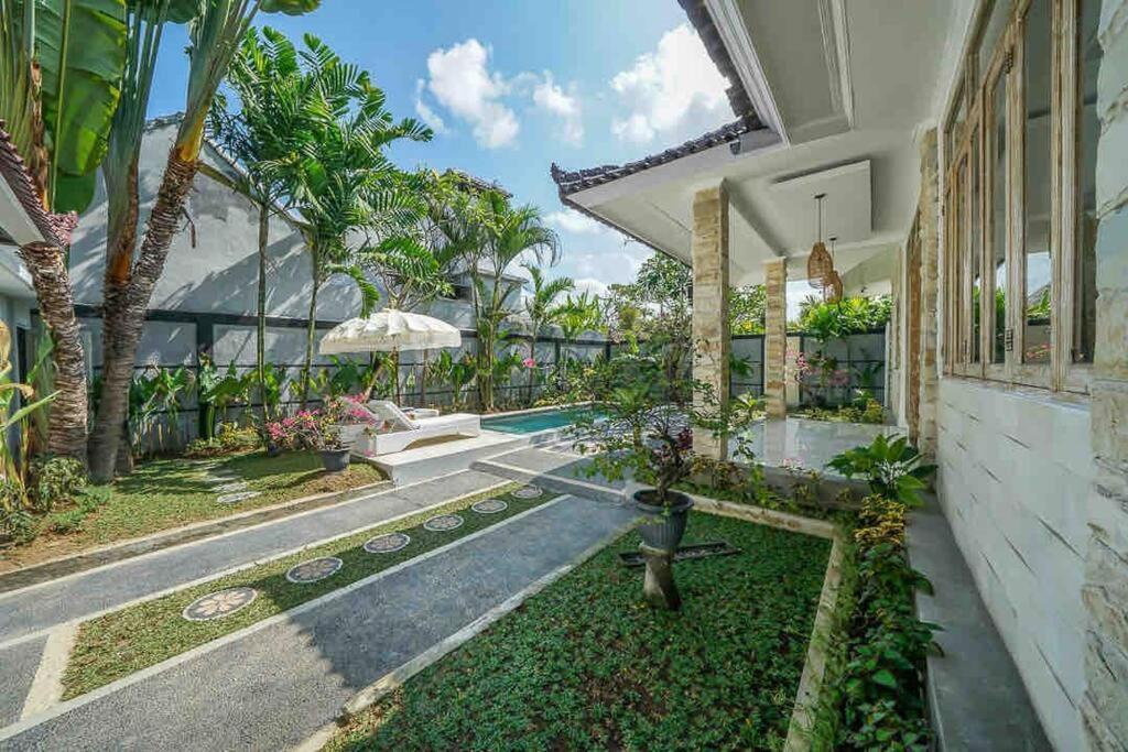 Villa Villa James Seminyak