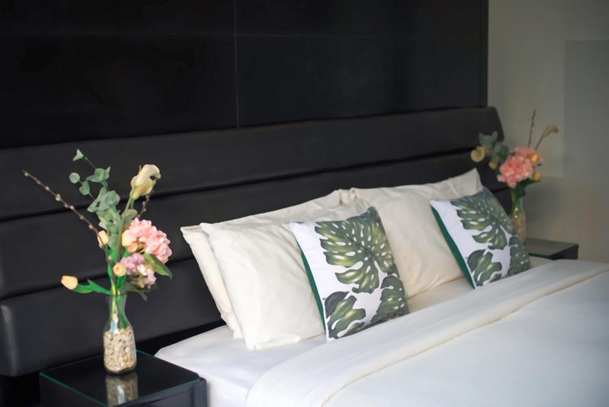 Sky-villa 3- 8 Bedroom Brilliant Location Between To Shopping Villa *