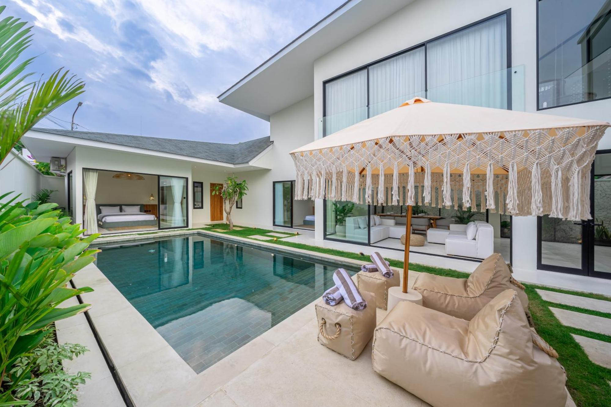 Skye Modern Luxury Unveiled 4br Villa *