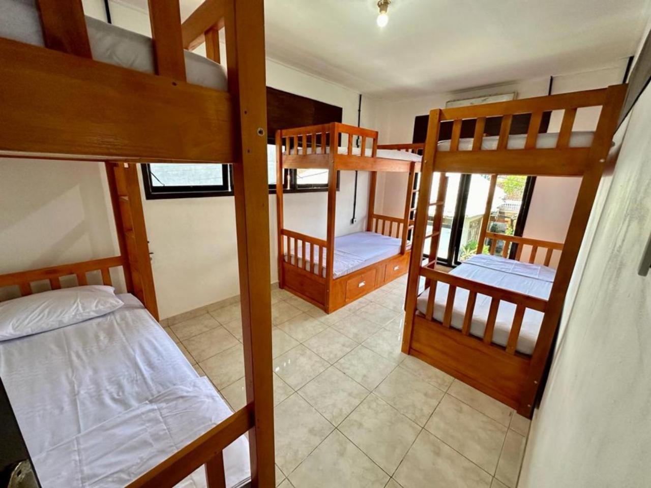 Rodin Bali Hostel *