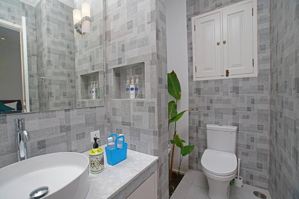 Charming 2br Ley 66 Walking To Shops&beach