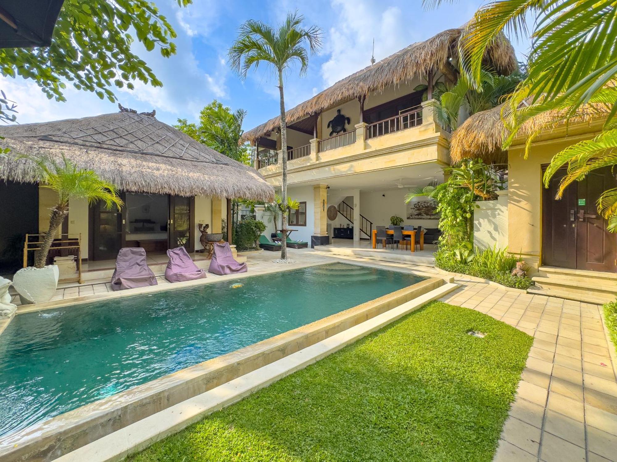 Bugis Kayu Aya Villa Seminyak