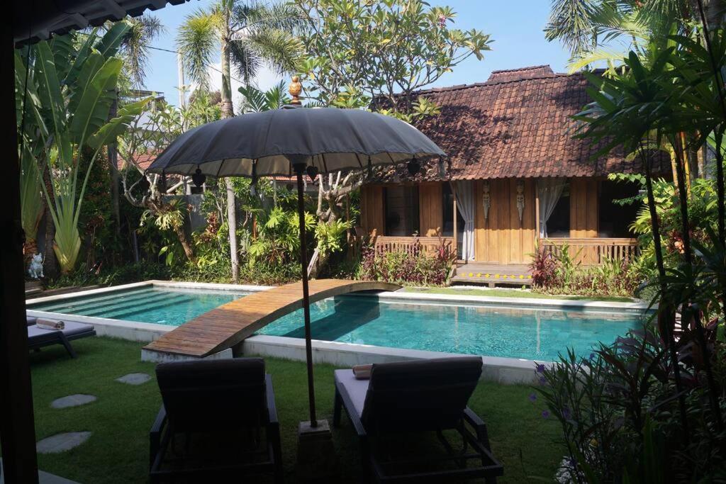 Villa Joglo Oberoi Beautiful 4br Prime Location Seminyak (Bali)
