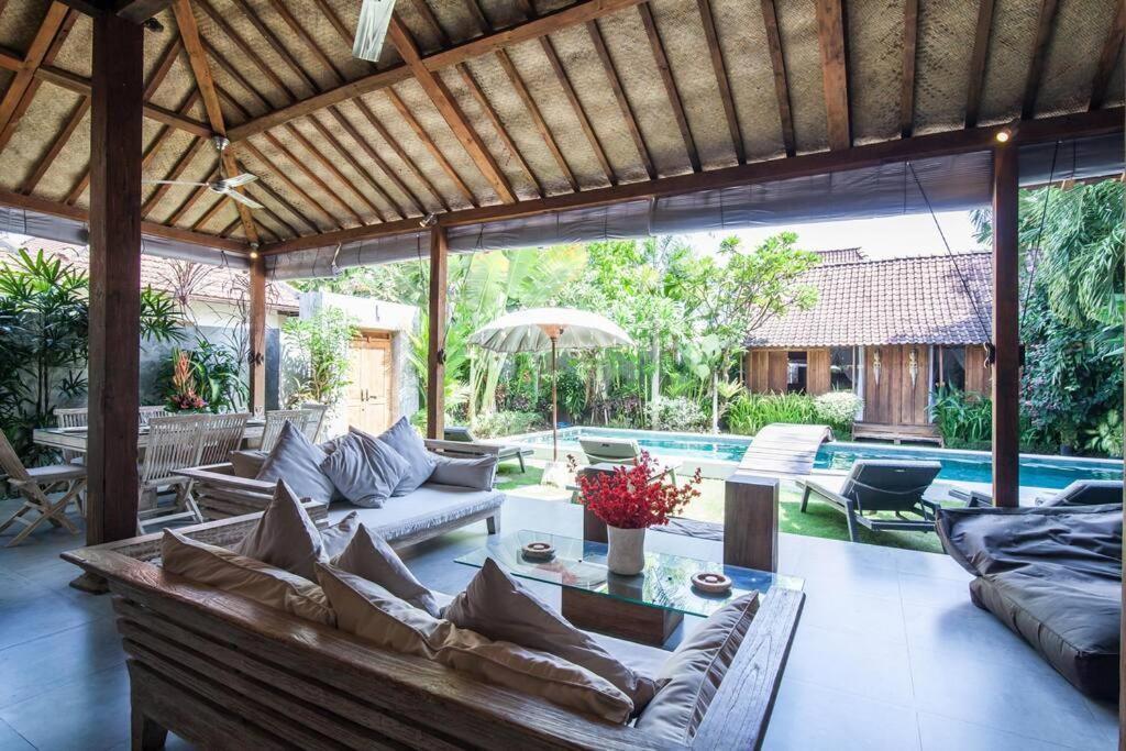 Joglo Oberoi Beautiful 4br Prime Location