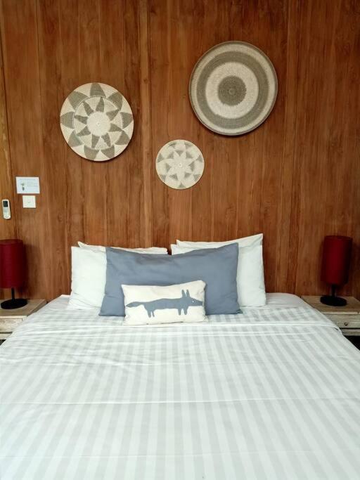 Joglo Oberoi Beautiful 4br Prime Location *