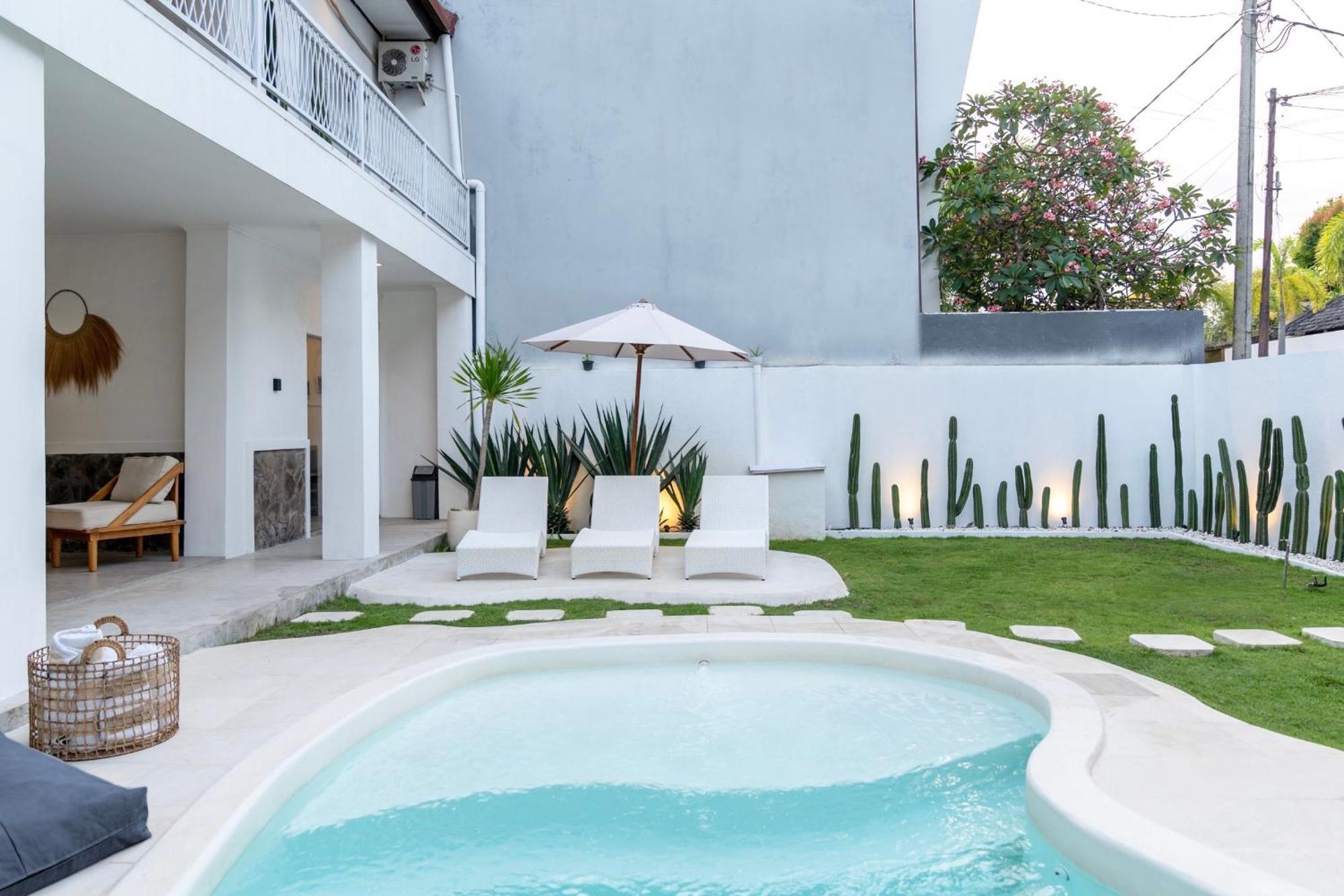 Casa De Lupe 5 Bedroom In Kerobokan Pousada *