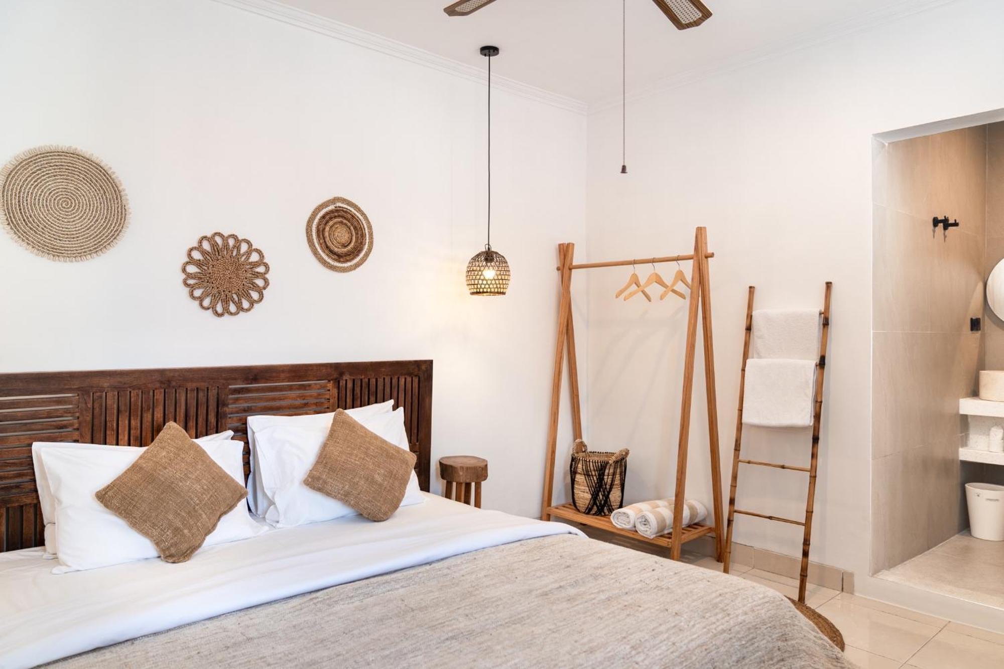 Casa De Lupe 5 Bedroom In Kerobokan Pousada